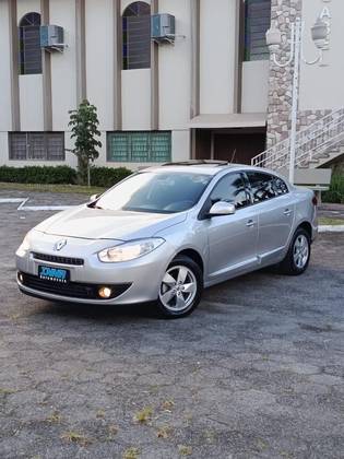 RENAULT FLUENCE 2.0 DYNAMIQUE 16V FLEX 4P AUTOMÁTICO